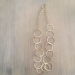 Womens metal hoop necklace. OS. Gold color.